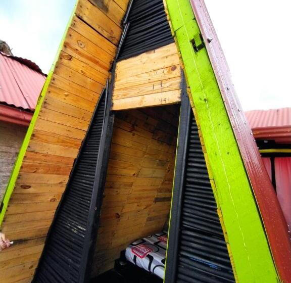 غرفة ديلوكس مطلّة علي البحر, Posada Tipiland La Casa Del Mono