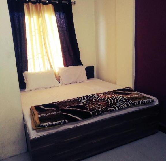 Quarto Deluxe, Shree Ji Guest House