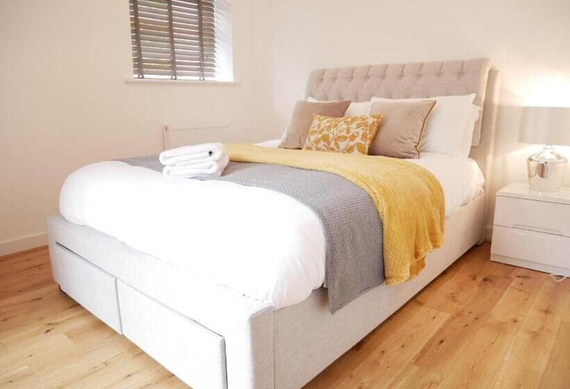 منزل غرفة نوم واحدة, The Lakes Getaway And Hot Tub