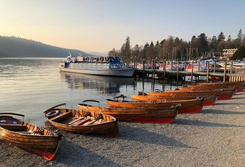 منزل غرفة نوم واحدة, The Lakes Getaway And Hot Tub