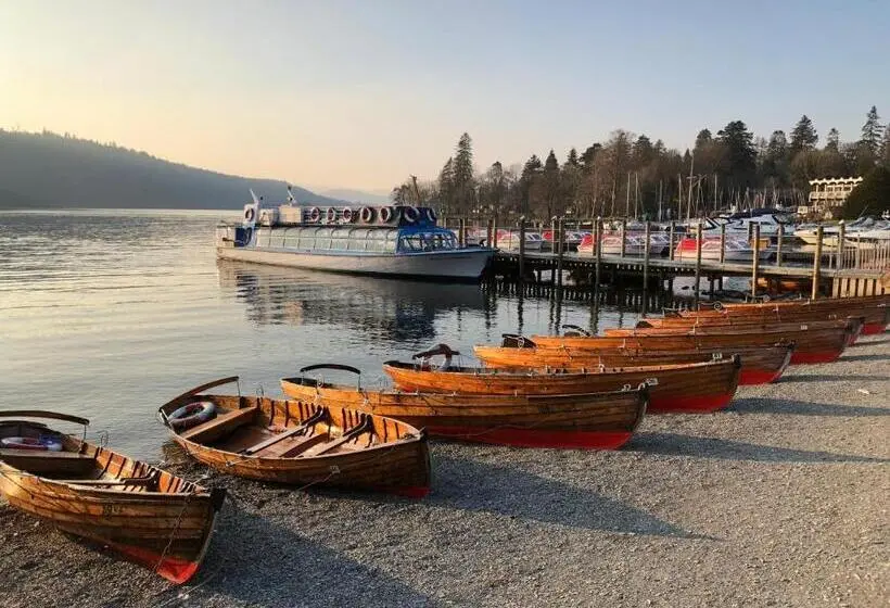 Talo 1 Makuuhuone, The Lakes Getaway And Hot Tub