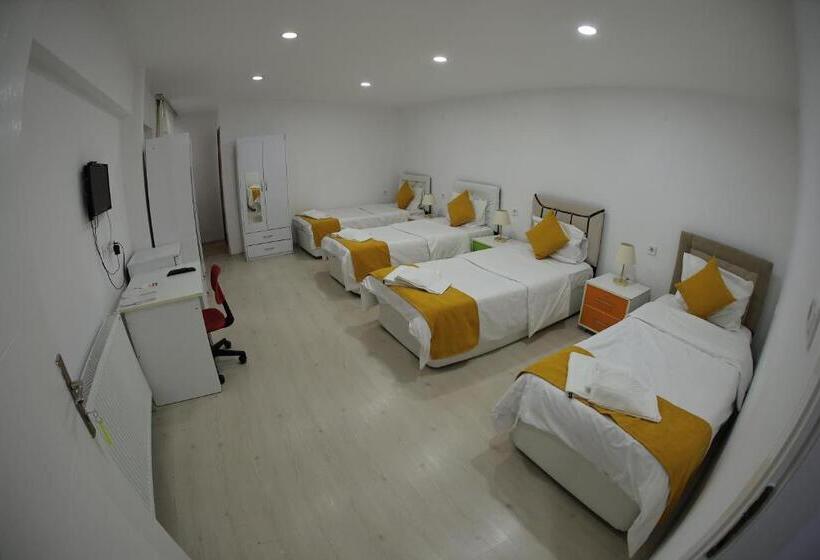 اتاق خانوادگی, Arda Aksoy Otel
