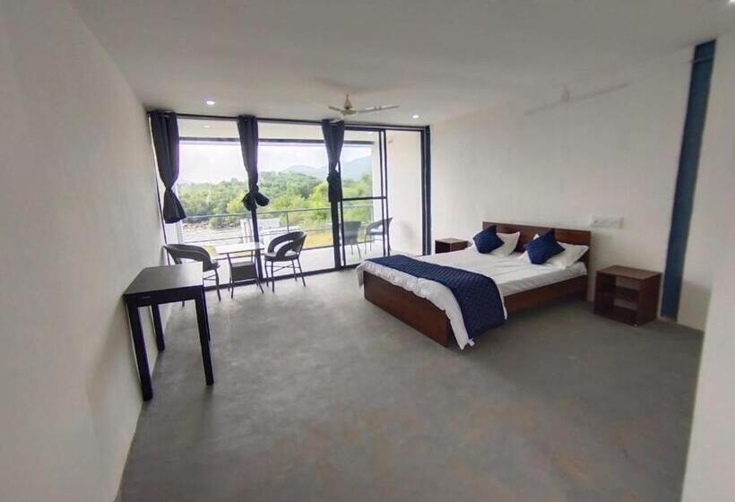 חדר דחוקס עם מיטת קינג, Athmaveda   Shivanasamudra