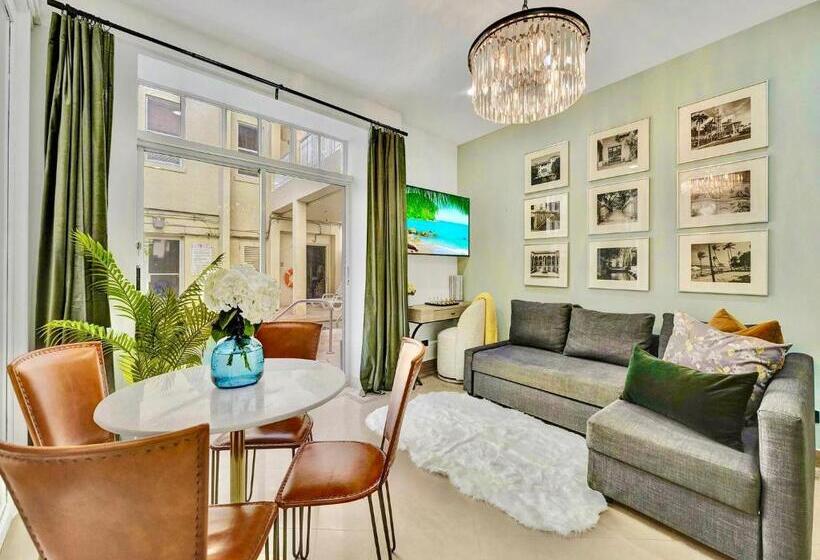 带1个卧室带泳池的公寓, Park Place South Of Fifth