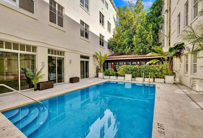 شقة غرفة واحدة مطلة على حمام السباحة, Park Place South Of Fifth