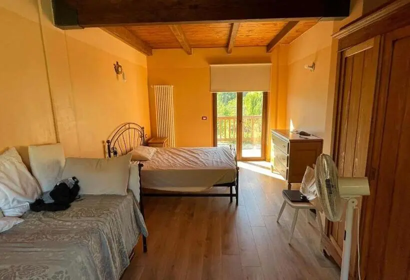 Standard Neljän Hengen Huone, Adagio Guesthouse