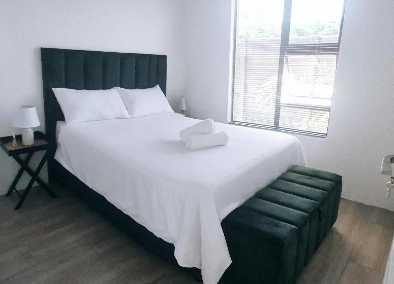 اتاق لوکس, Bakoena S Full House