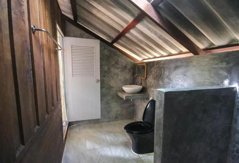 オーシャンビューのスタンダードバンガロー, Hornbill Bungalow Koh Chang Ranong