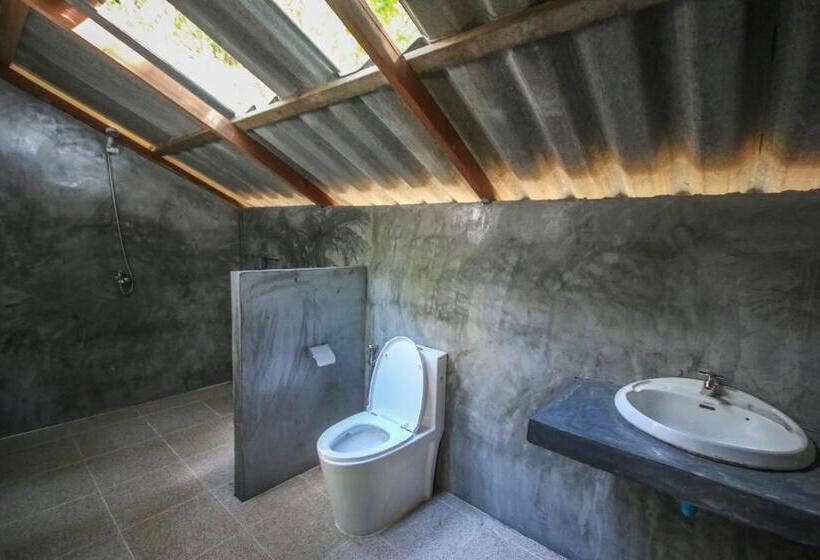 オーシャンビューのスタンダードバンガロー, Hornbill Bungalow Koh Chang Ranong