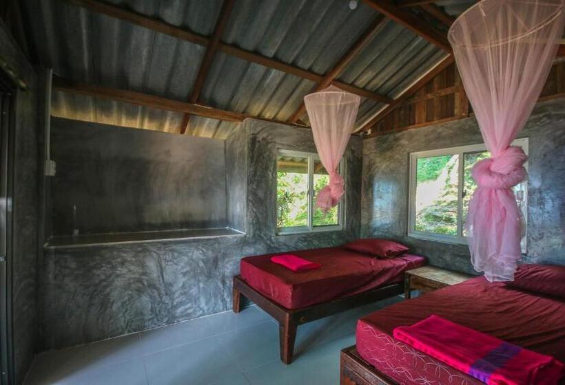 オーシャンビューのスタンダードバンガロー, Hornbill Bungalow Koh Chang Ranong