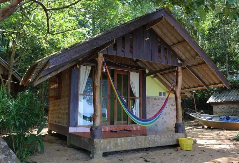オーシャンビュースタンダードルーム, Hornbill Bungalow Koh Chang Ranong