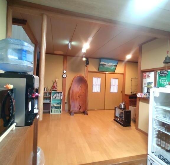 4인용 스탠다드 룸, Nekozaki