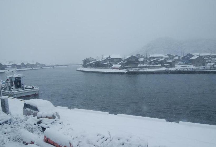 4인용 스탠다드 룸, Nekozaki