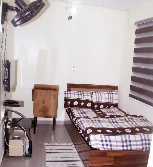 استودیوی استاندارد, Smilley S Place Szilvie