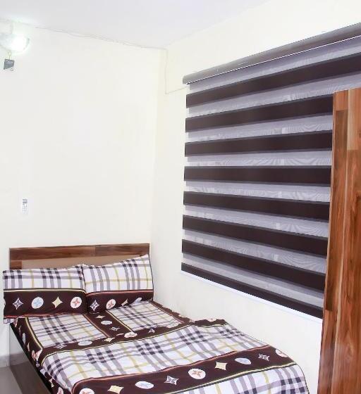 استودیوی استاندارد, Smilley S Place Szilvie