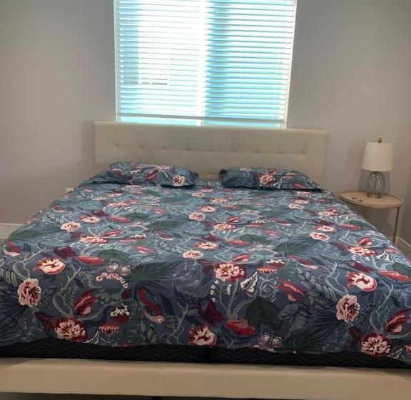 اتاق خانوادگی, Private In New Appartment Withbath