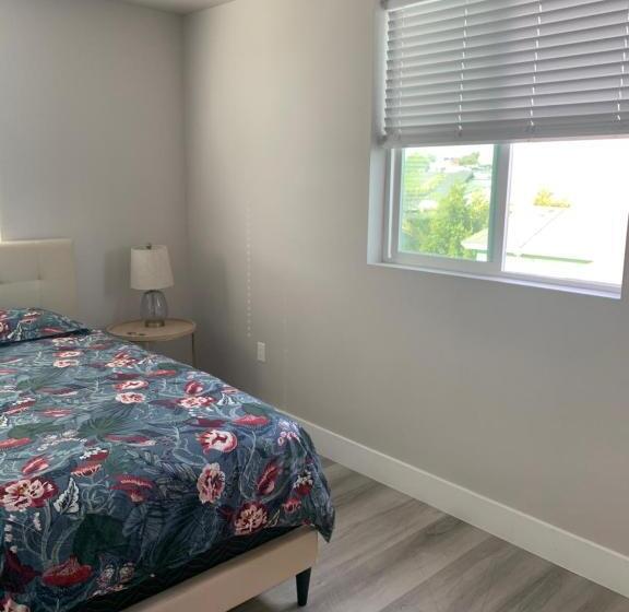 اتاق خانوادگی, Private In New Appartment Withbath