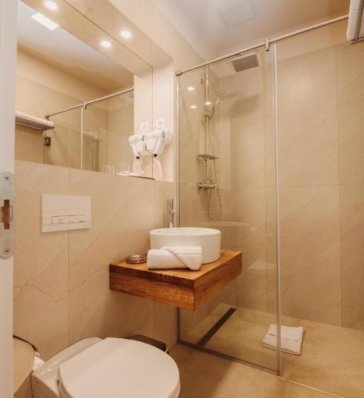 标准间带阳台, Pensiunea Gambrinus