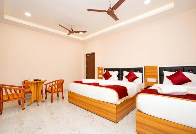 Трехместный Номер Deluxe, Kalpana Residency