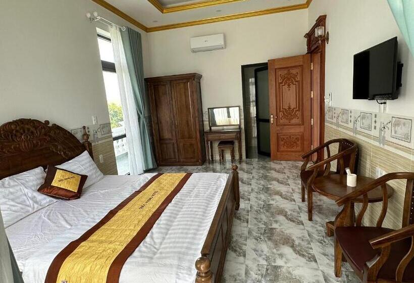 اتاق لوکس, Quốc Hương