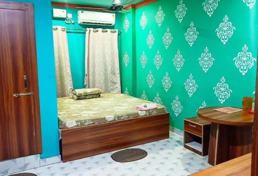 Classic Kolmen Hengen Huone, Spot On Divyanka Lodge