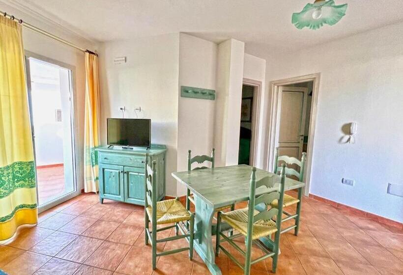 Apartamento 1 Dormitório, Isa Residence In Orosei Just 3 Km From The Beach, Apartments With Air Conditioning And Private Outdo