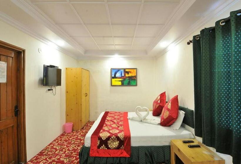 Büyük Çift Kişilik Yataklı Delüks Oda, Mm Retreat Manali   Best Luxury Hotel Near Mall Road
