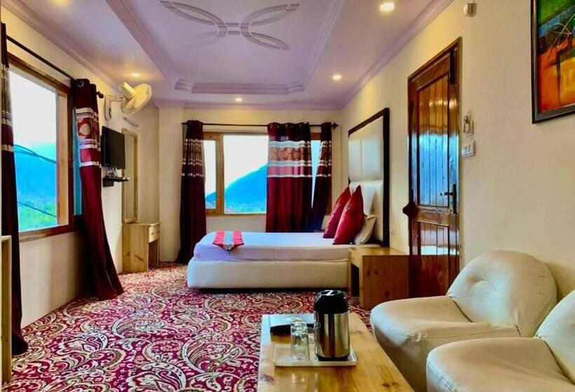 Büyük Çift Kişilik Yataklı Delüks Oda, Mm Retreat Manali   Best Luxury Hotel Near Mall Road