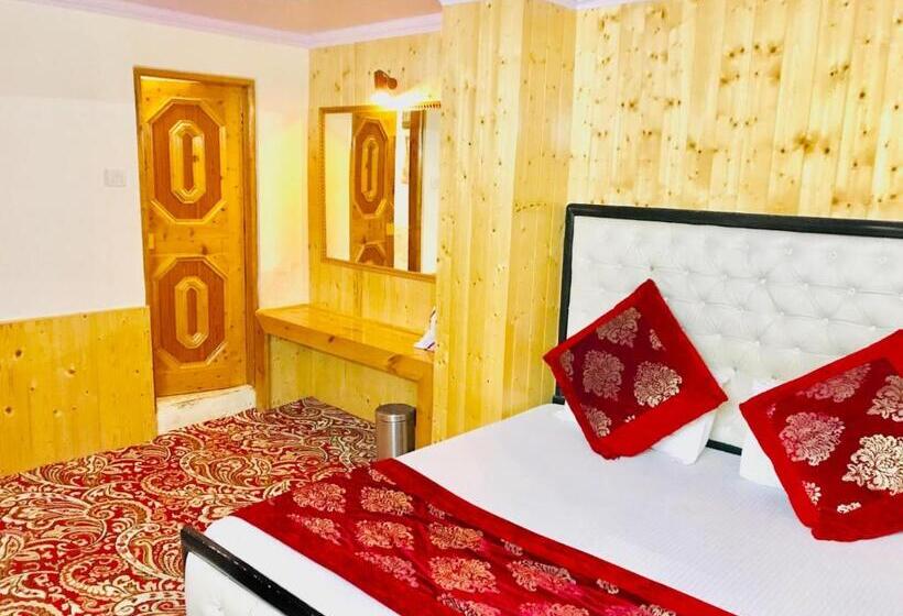 Büyük Çift Kişilik Yataklı Delüks Oda, Mm Retreat Manali   Best Luxury Hotel Near Mall Road