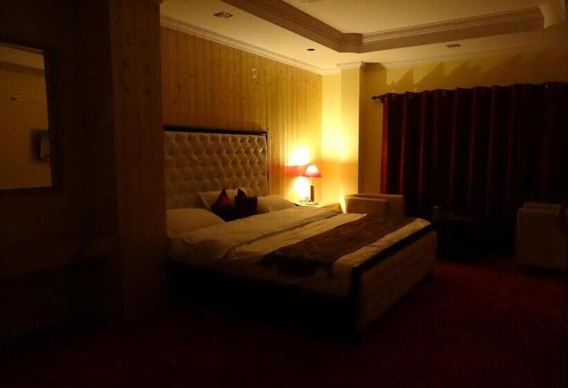 Büyük Çift Kişilik Yataklı Lüks Oda, Mm Retreat Manali   Best Luxury Hotel Near Mall Road