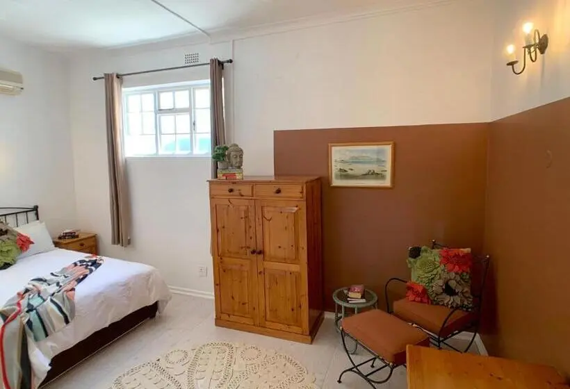 Standard Yhden Hengen Huone, Dale Court Guest House