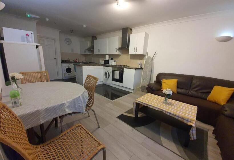 スタンダードルーム, Ilford Rooms