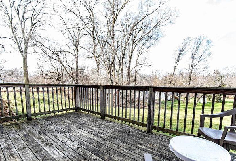 غرفة قياسية, Furness Mansion