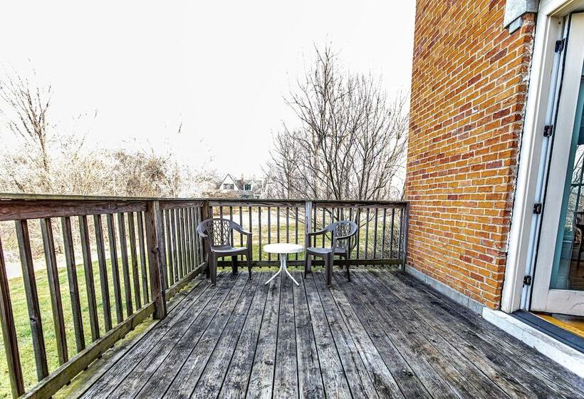 غرفة قياسية, Furness Mansion