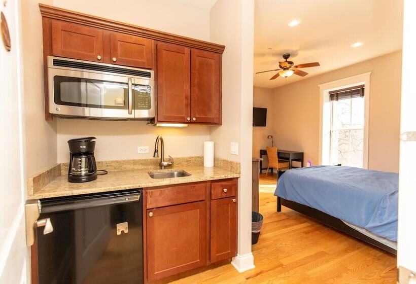 غرفة قياسية, Furness Mansion