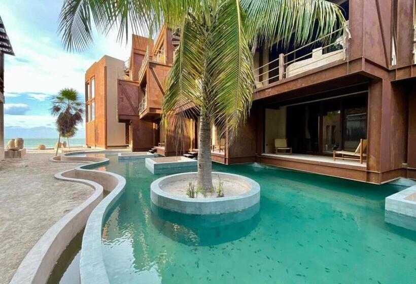 מיטת קינג בסוויטה, Awa Holbox Hotel Boutique Beach Front