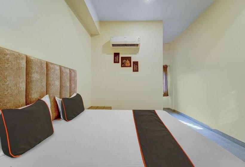 Трехместный Номер Классика, Collection O Saria Hotel & Banquet Hall