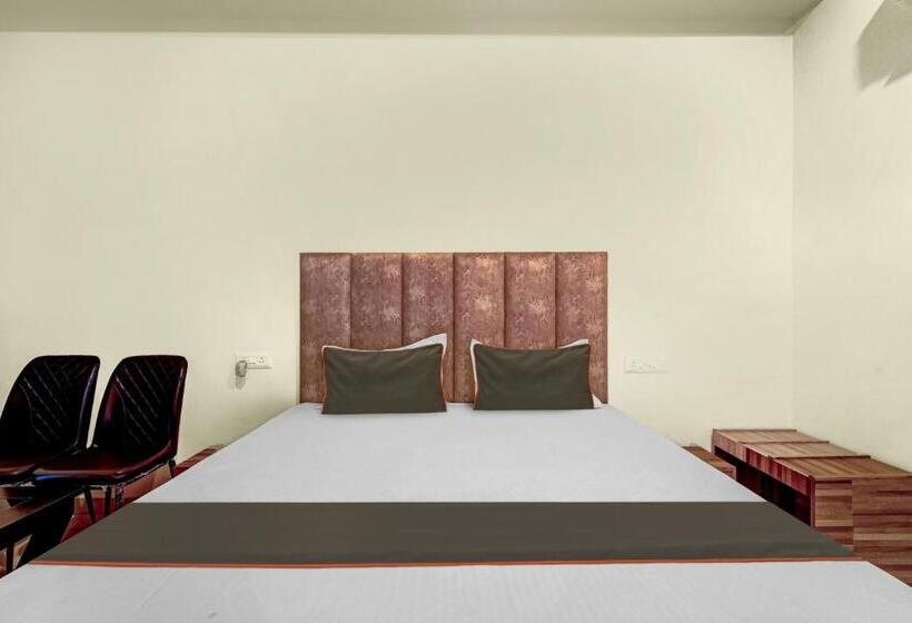 Трехместный Номер Классика, Collection O Saria Hotel & Banquet Hall