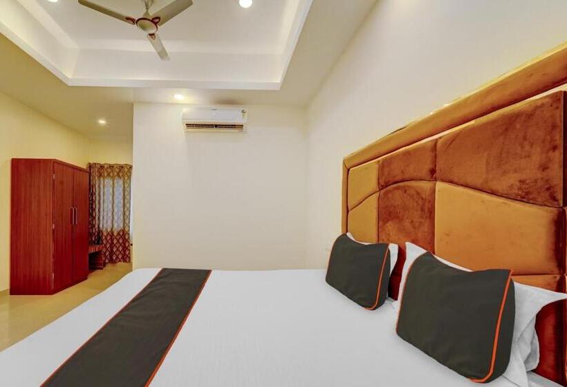 Трехместный Номер Классика, Collection O Saria Hotel & Banquet Hall