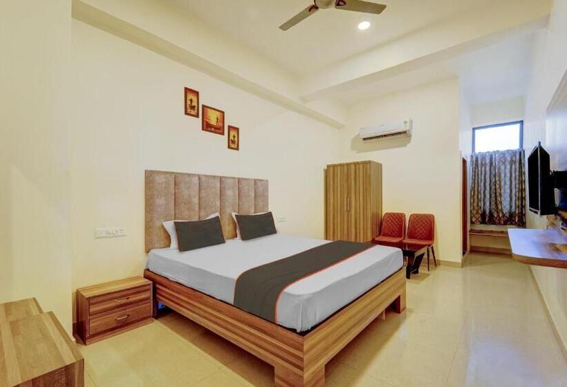 Трехместный Номер Классика, Collection O Saria Hotel & Banquet Hall