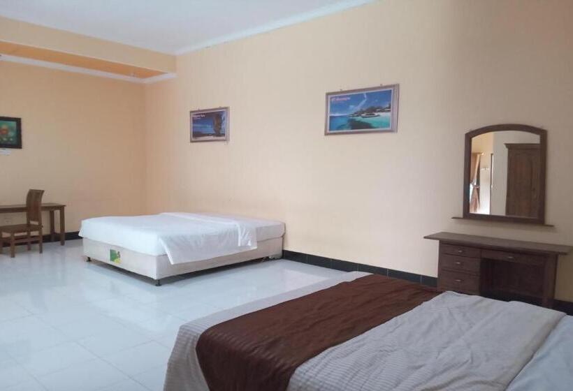 חדר משפחתי דלוקס, Capital O 93391 Golden Manggis