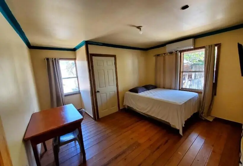 اتاق استاندارد, Caribbean Inn