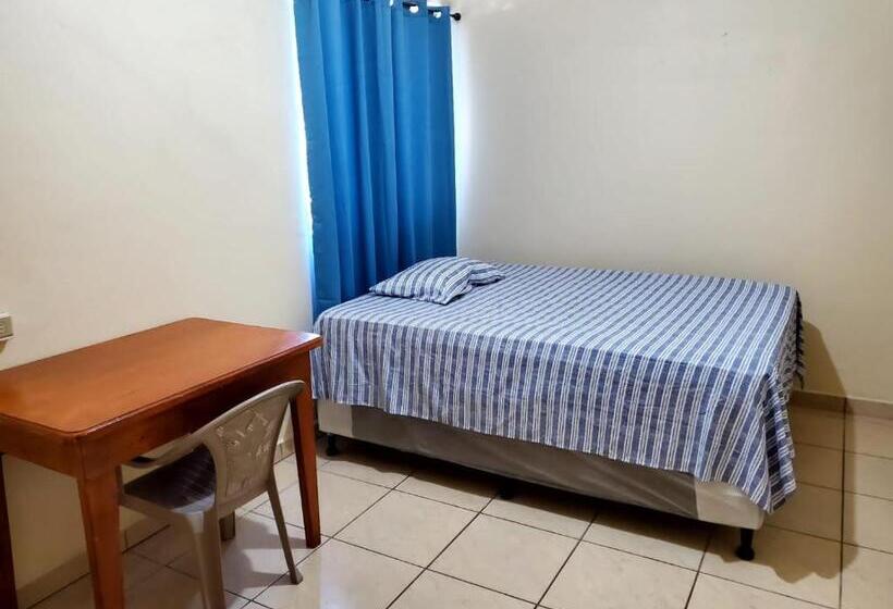 اتاق استاندارد, Caribbean Inn