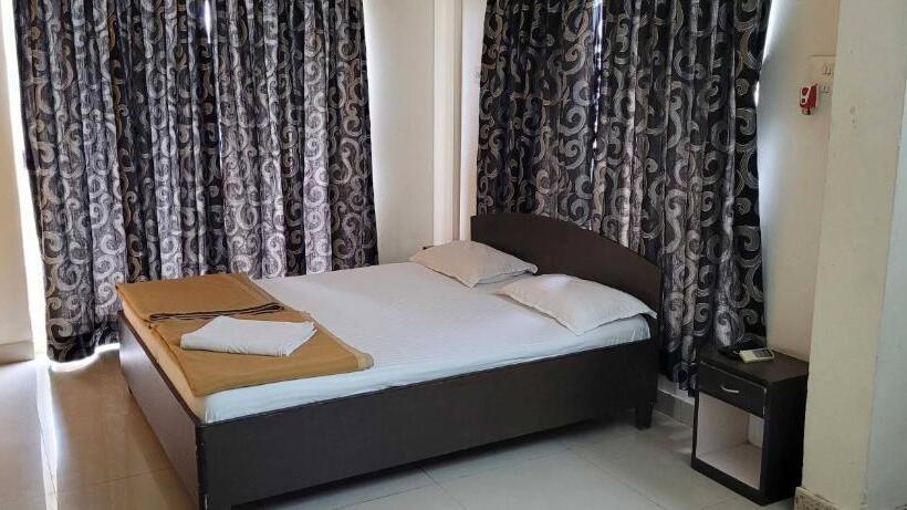 חדר קלאסי לשלושה, Flagship Sunshine Lodge