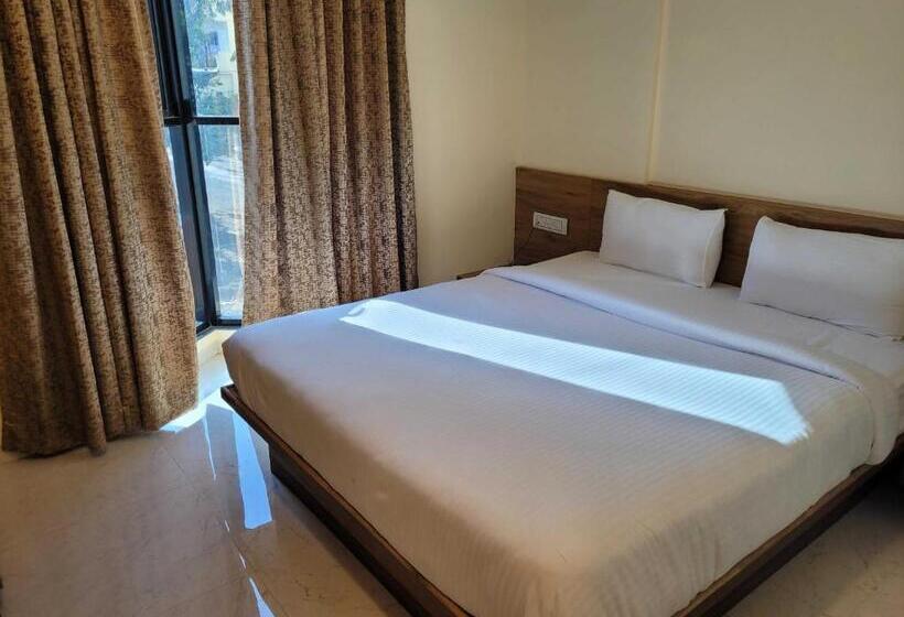 חדר קלאסי לשלושה, Flagship Sunshine Lodge