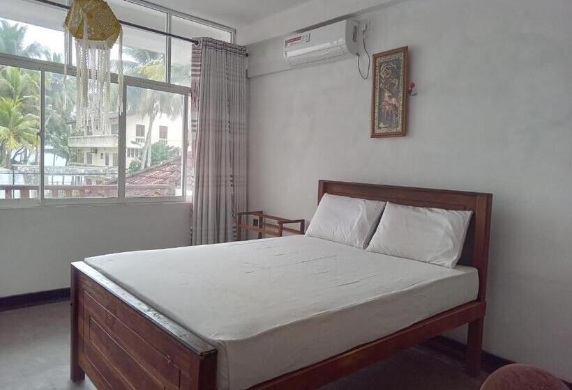 스탠다드 발코니 룸 바다 전망, Lyon Villa