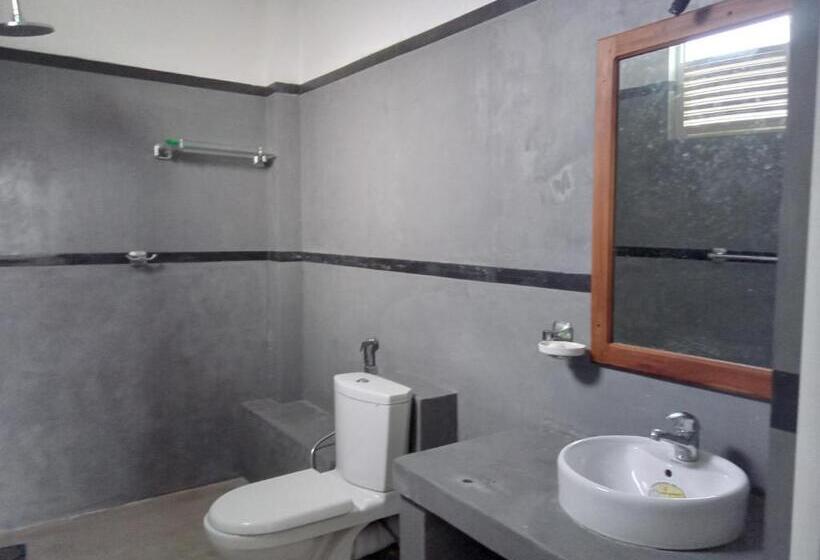 스탠다드 발코니 룸 바다 전망, Lyon Villa