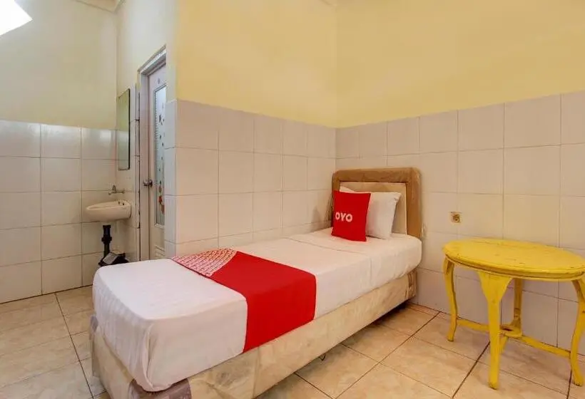 Economy Zimmer, Oyo 93360 Wisma Subur