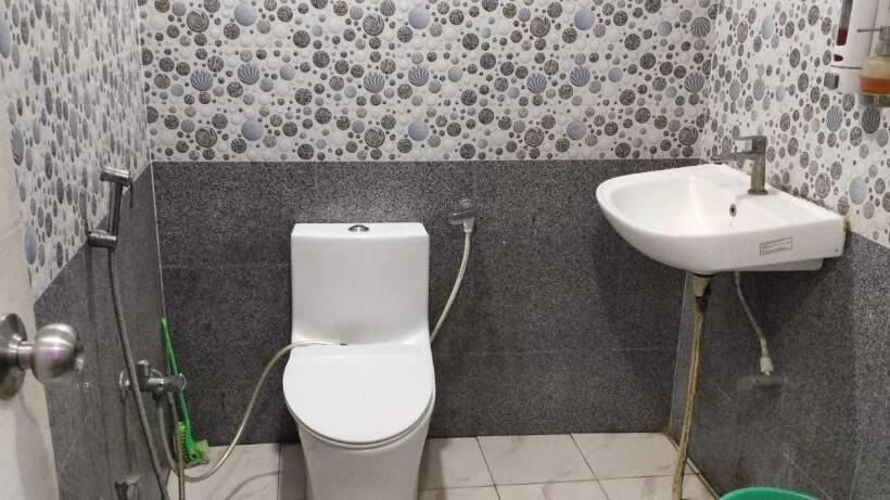 三人经典房间, Oyo Flagship Vimal Paradise