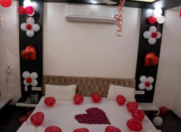 Quarto Deluxe, Pearl Palace Rajkot